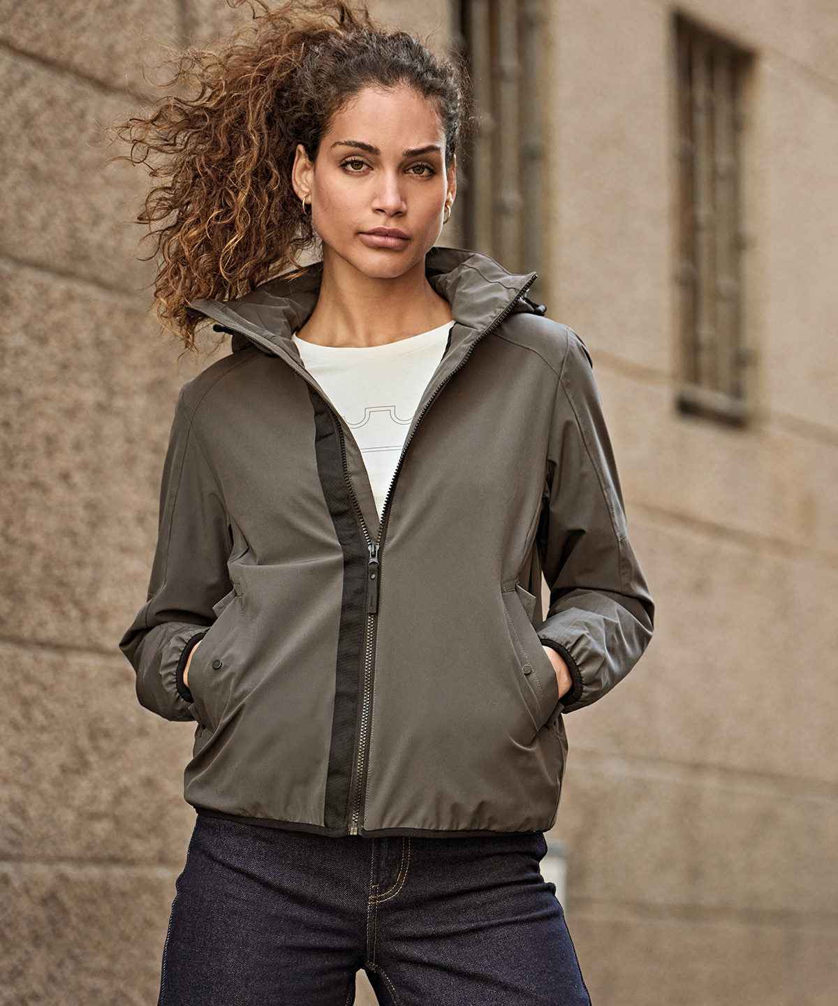 Women’s urban adventure jacket (9605)