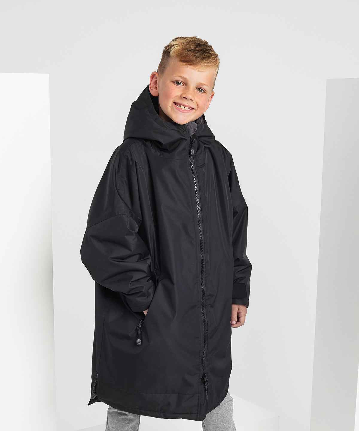 Kids TriDri® Recycled all-seasons waterproof changing robe